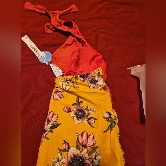 Swimsuit! - Picture 2 of 3